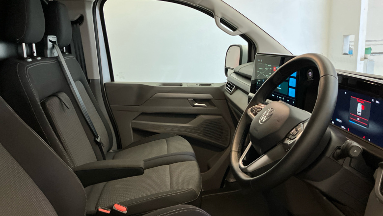 Volkswagen Transporter T32 Swb Electric 160kW 65kWh Commerce Pro Van Auto